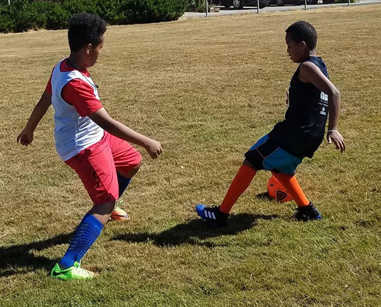 edmonds 2 boys playing soccer