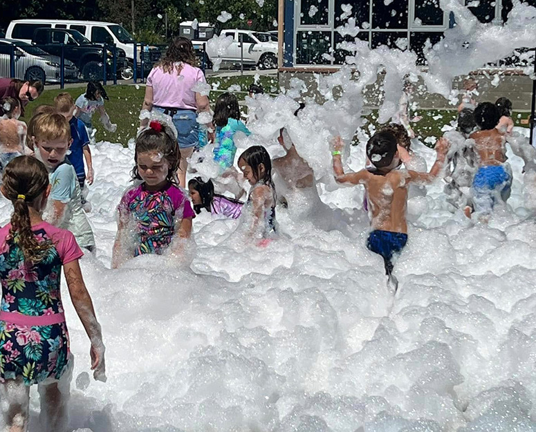 snohomish_camp Snohomish kids playing in suds