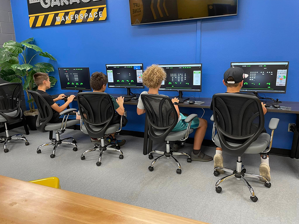 Alderwood Club computer lab